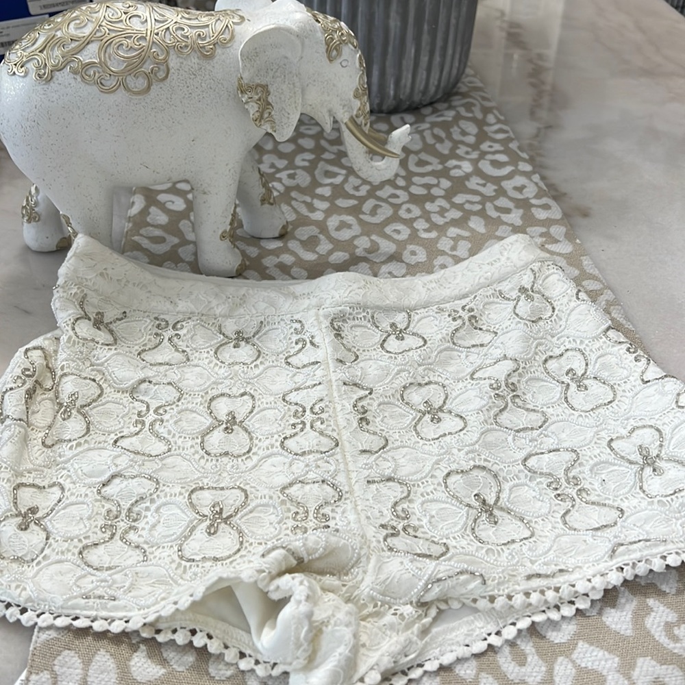 Divided like new cream lace sequined lined shorts Sz 6 Beautiful!!